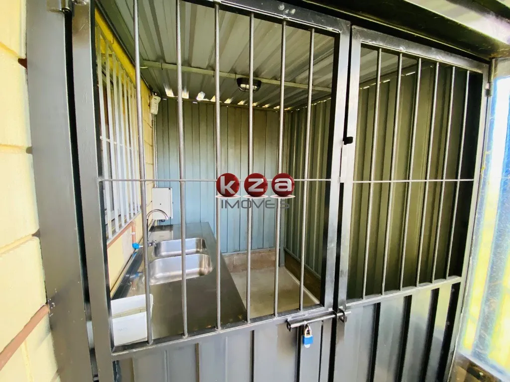Imagem Galpão Comercial para Locação em Vinhedo-SP - Jardim São Lucas: 1 Sala, 3 Banheiros, 3 Vagas de Garagem, 200m² de Área.