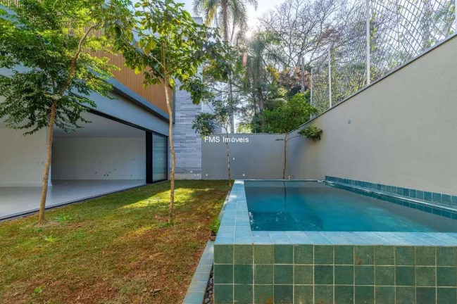 Imagem Casa em condomínio com 3 suítes.