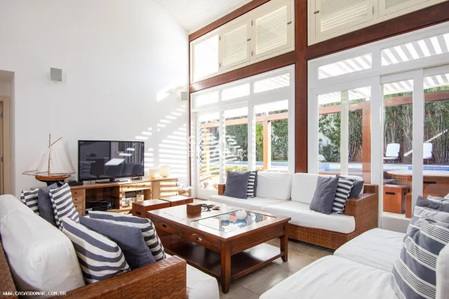 Imagem Casa em Condomínio para Temporada em Armação dos Búzios / RJ no bairro Manguinhos
