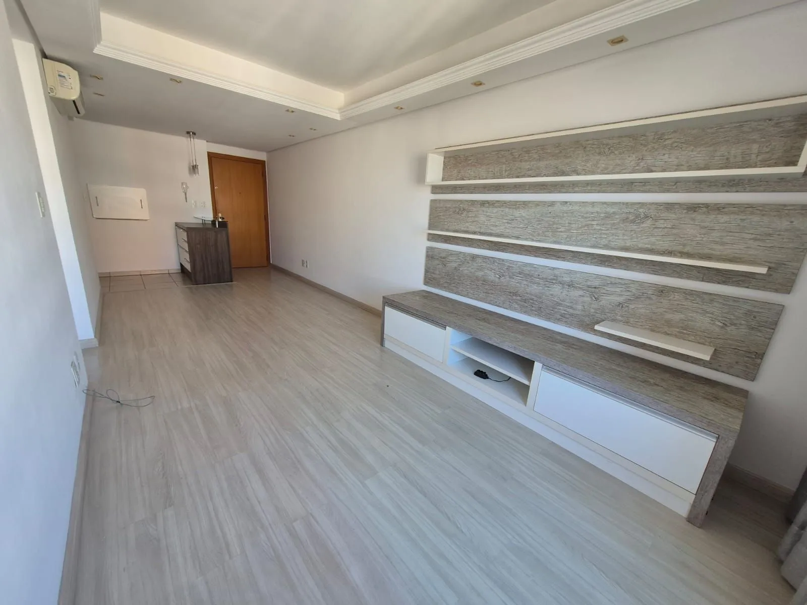 Imagem Apartamento no Centro de 2 dormitórios e 2 vagas DESOCUPADO