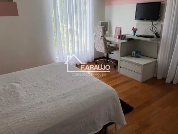 Imagem Casa em Condomínio à venda em Villa dos Inglezes com 314m² 3 suítes, 4 vagas