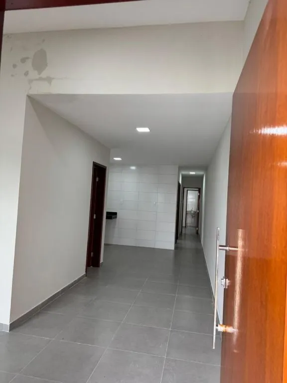 Imagem Casa com 3 quartos, suíte, piscina e 2 vagas no José Américo, João Pessoa. Conforto e praticidade para famílias e casais.