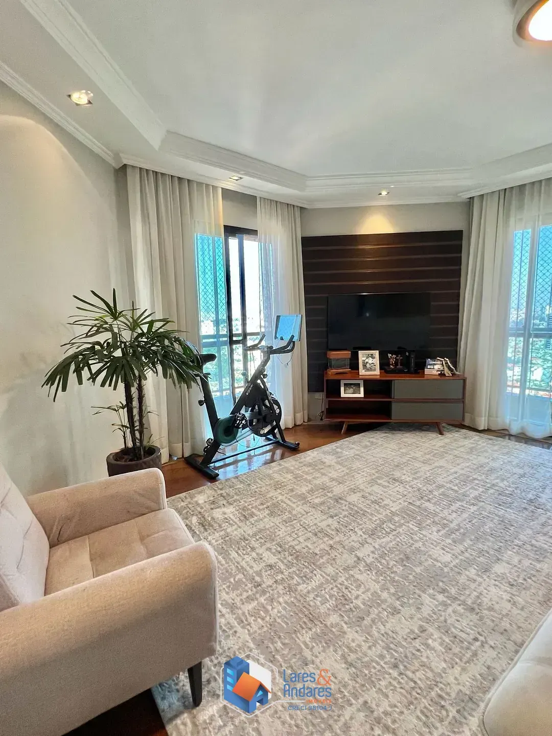 Imagem Apartamento para venda em Parque São Domingos com 3 quartos, sendo 1 suíte, 174m²