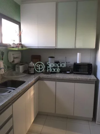 Imagem Linda cobertura duplex com 267m2, 3 dormitórios ( 3 suítes ) e 2 vagas na garagem. Excelente distr...