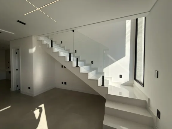 Imagem Vende Casa Moderna com 3 Dormitórios e Quintal Nova Jaguari
