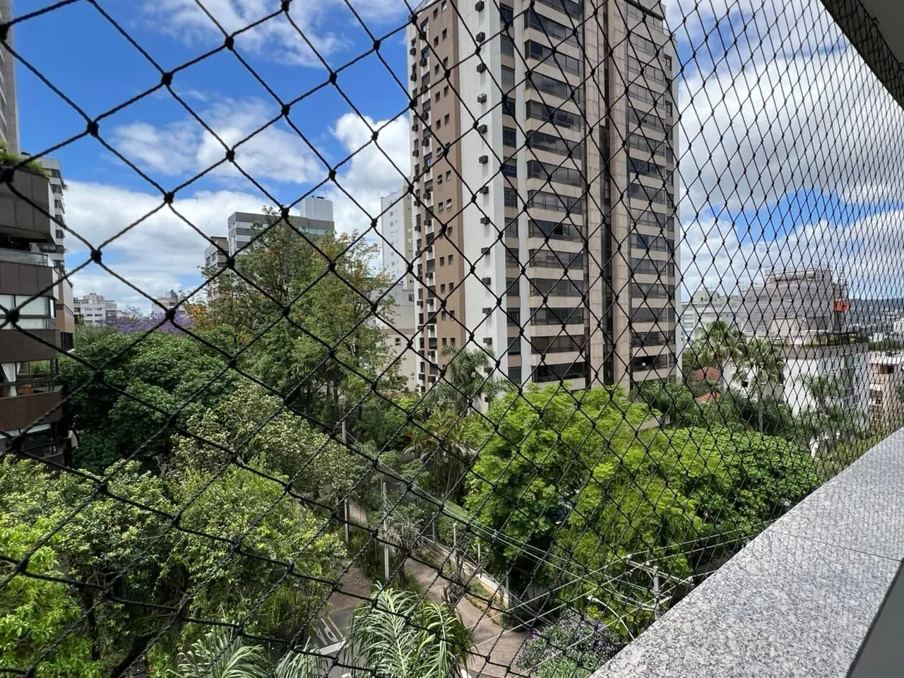 Imagem Apartamento a venda de 105 m2 2 dormitórios sendo 1 suíte e 2 vagas individuais no bairro Petrópolis.