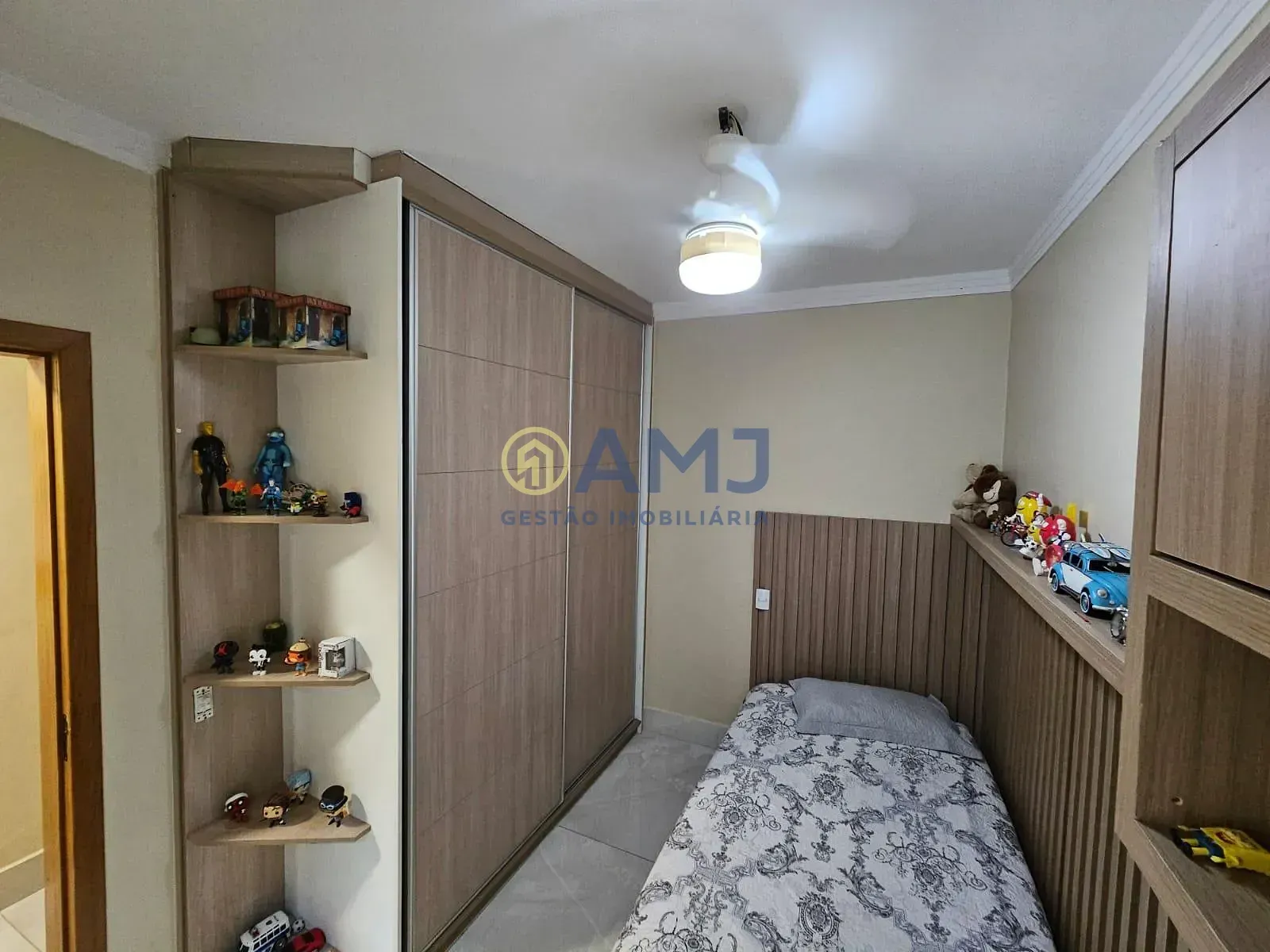 Imagem Casa à venda com 3 suítes no Jardim América, Goiânia, GO