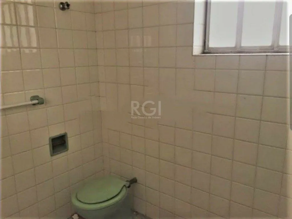 Imagem Casa de 3 dormitórios 4 vagas amplo terreno - Menino Deus