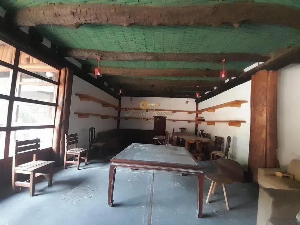 Imagem Comercial para Venda em Teresópolis / RJ no bairro Albuquerque