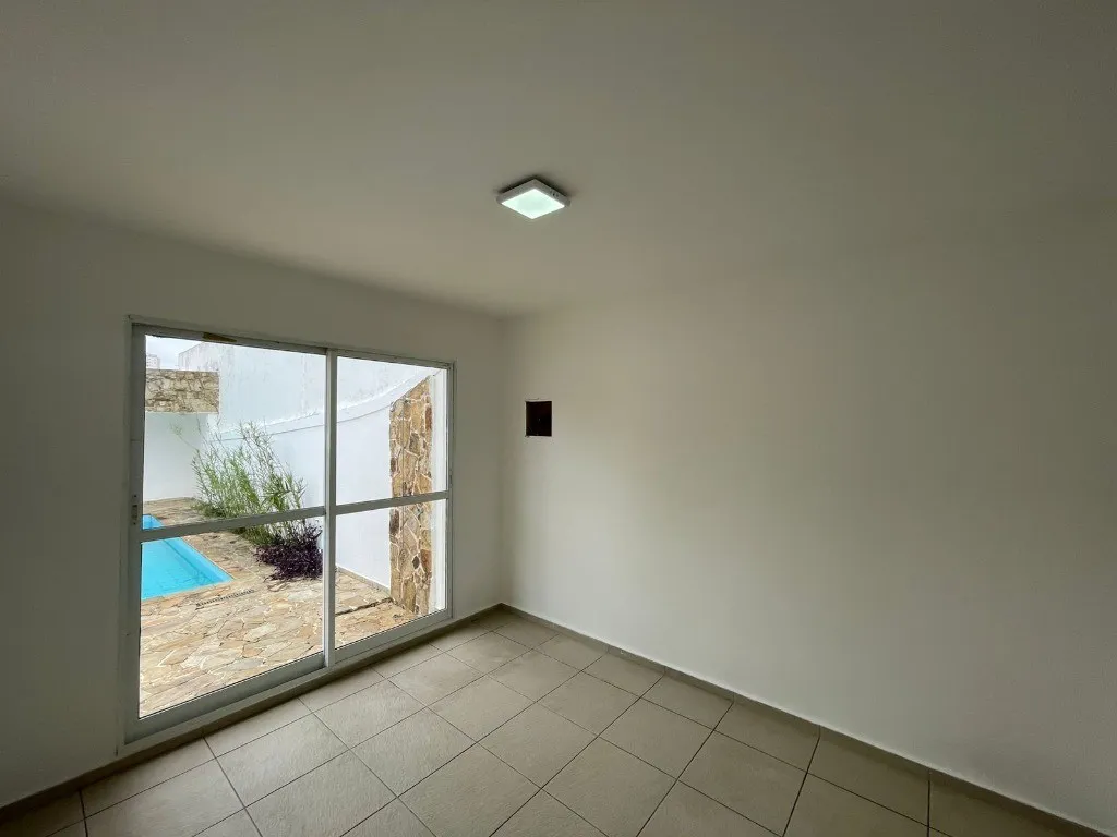 Imagem Imperdível: Casa de Luxo em São Caetano do Sul-SP, 3 quartos, 3 suítes, 4 banheiros, 5 vagas, 272m² - Bairro Osvaldo Cruz!