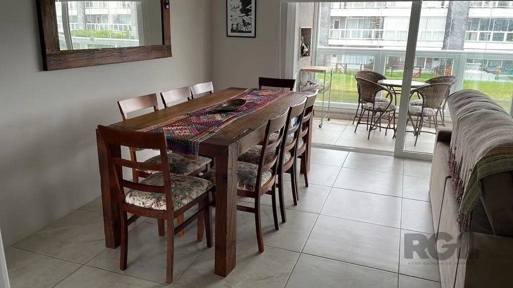 Imagem Casa no Condomínio Rossi 4 Dormitórios
