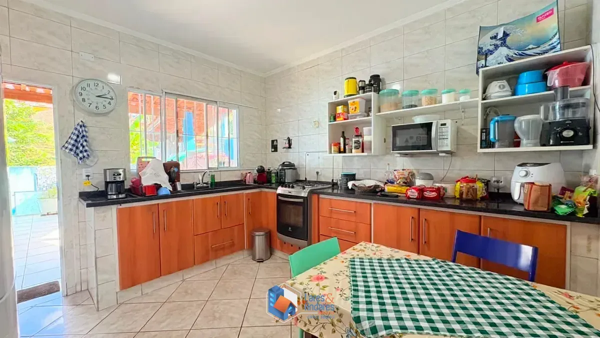 Imagem Sobrado para venda em Parque Maria Domitila com 3 quartos, sendo 1 suíte, 200m²