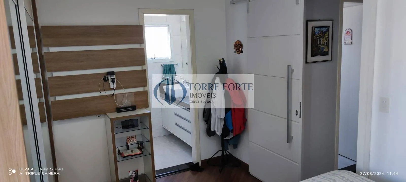 Imagem Apartamento com 4 dormitórios, 1 suíte , 2 vagas de garagem, Vila América
