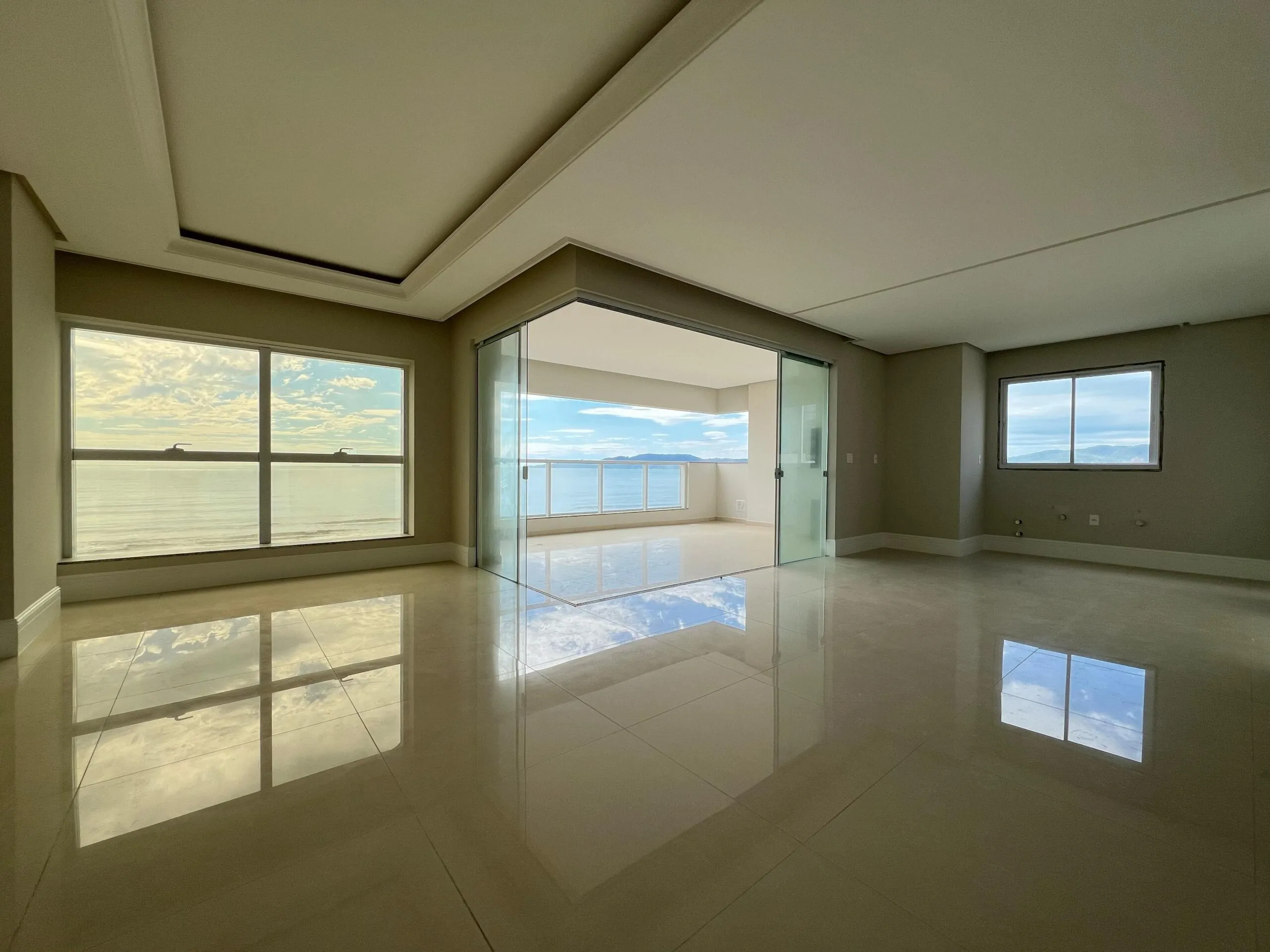 Imagem Apartamento com vista para o mar à venda com 192.84m2 por R$ 7.500.000,00