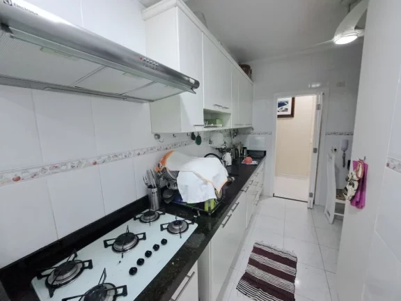Imagem PITANGUEIRAS - UMA QUADRA DA PRAIA , LOCALIZAÇÃO PRIVILEGIADA , CONDOMÍNIO BAIXO.