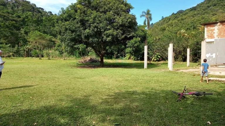 Foto do imóvel Terreno para vender na Praia do Itamanbuca em Ubatuba
