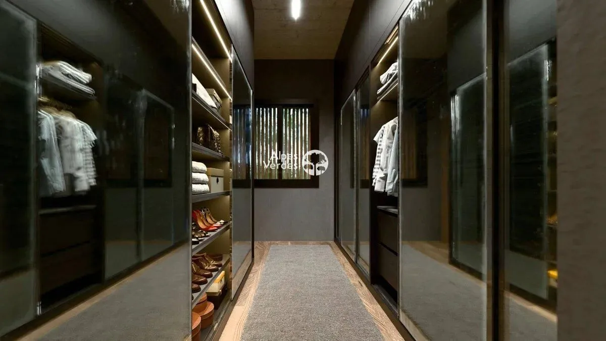 Imagem Vende-se casa em Condominio O Bosque em Gramado a 7 minutos da Rua Coberta