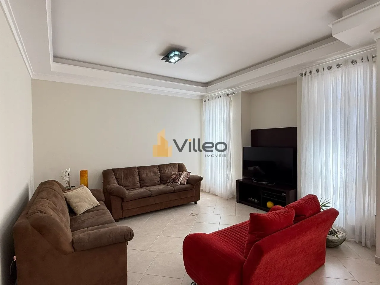 Foto do imóvel Descubra esta belíssima casa moderna e espaçosa localizada no Jardim Pagliato, um dos bairros mais...
