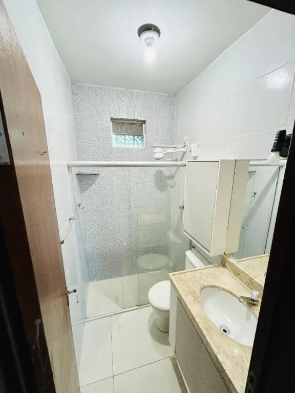 Imagem Casa com 3 quartos em Ponta de Campina, a 300m da praia. Moderna, ventilada e pronta para morar em área valorizada.
