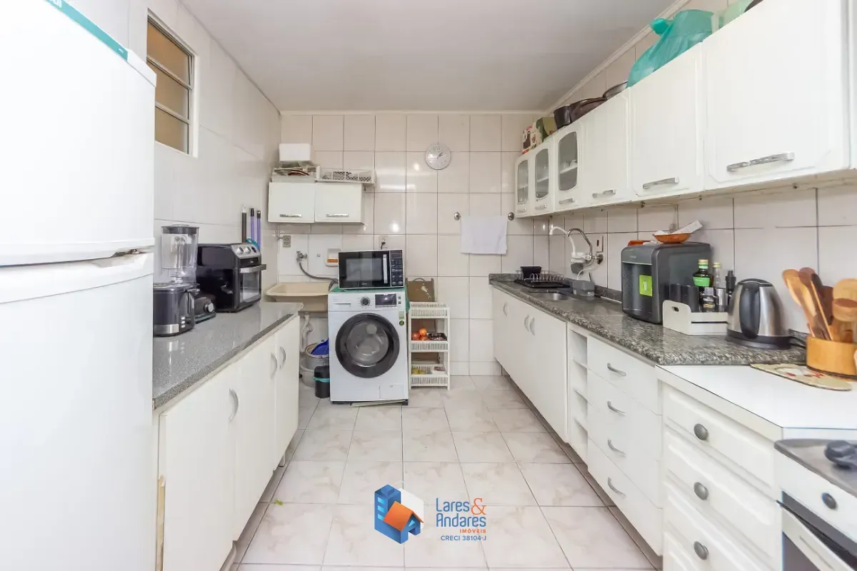 Imagem Casa para venda em Parque da Lapa com 4 quartos, sendo 1 suíte, 190m²