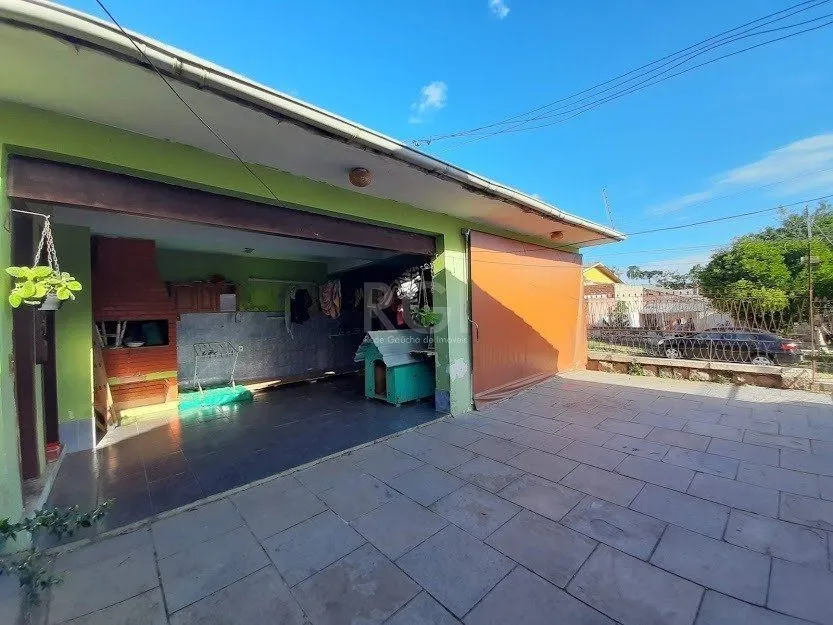 Imagem Casa para Venda - 184m², 4 dormitórios, sendo 1 suites, 5 vagas - Cavalhada
