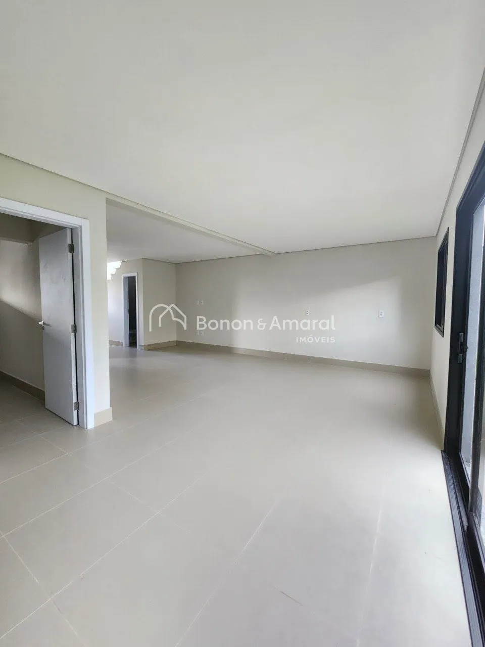 Imagem Sobrado para venda no Residencial Saint Moritiz na cidade de Paulínia/SP