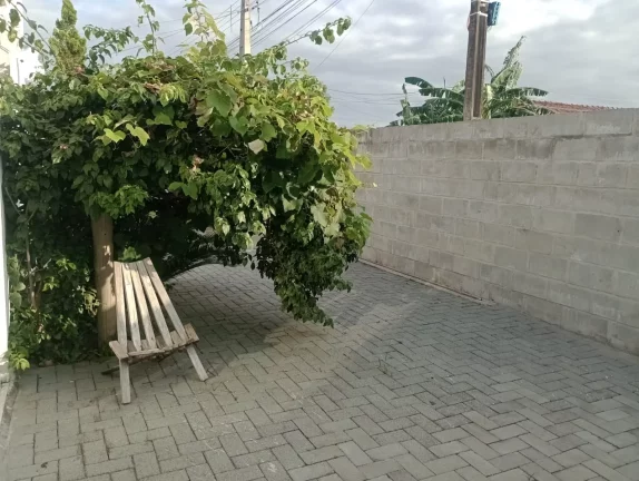 Imagem Casa robusta e bem localizada em Garopaba: ideal para quem ama natureza e conforto.