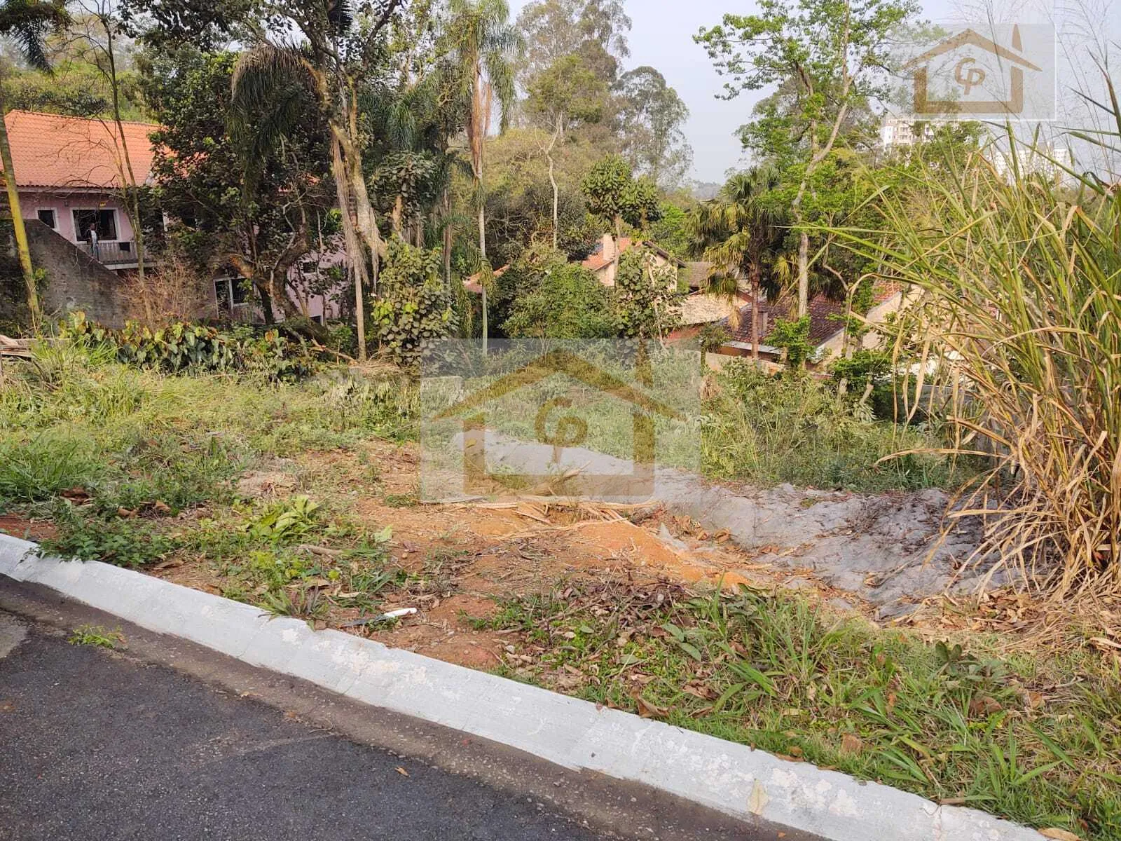 Imagem Terreno com 495 metros, Segurança e tranquilidade