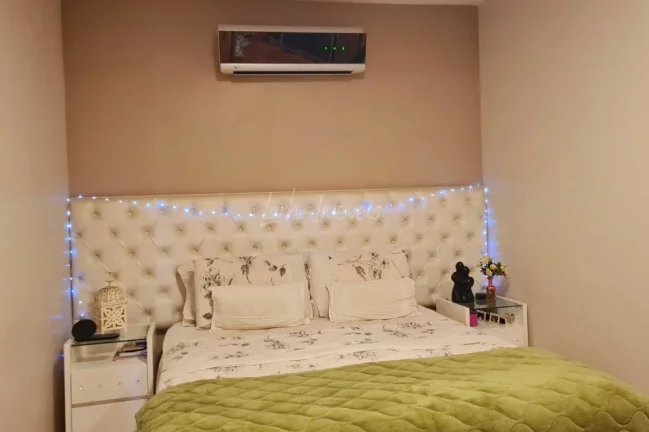 Imagem Casa Linear Reformada e mobiliada 2 Quartos à Venda - 109m²
