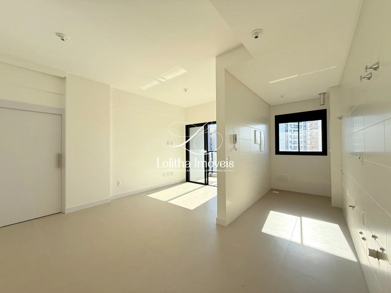 Imagem APARTAMENTO À VENDA COM 2 SUÍTES NA AGRONÔMICA, EM FLORIANÓPOLIS/SC