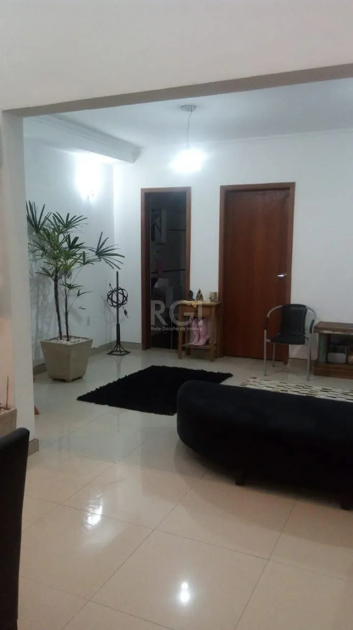 Imagem Casa para Venda - 300m², 3 dormitórios, sendo 3 suites, 6 vagas - São Lucas