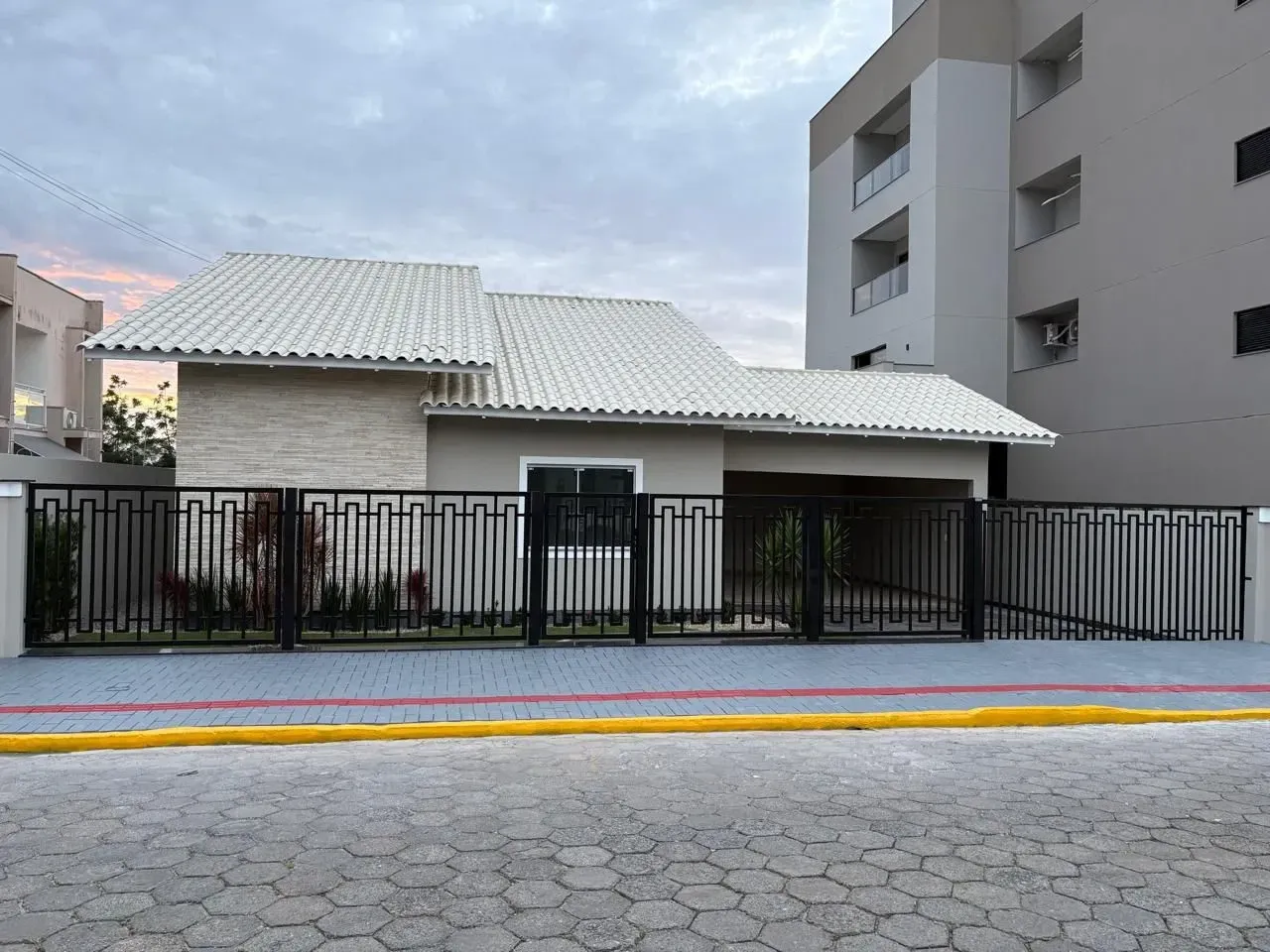 Imagem Casa com 3 Quartos à Venda, 142 m² em XV de Novembro - Tijucas