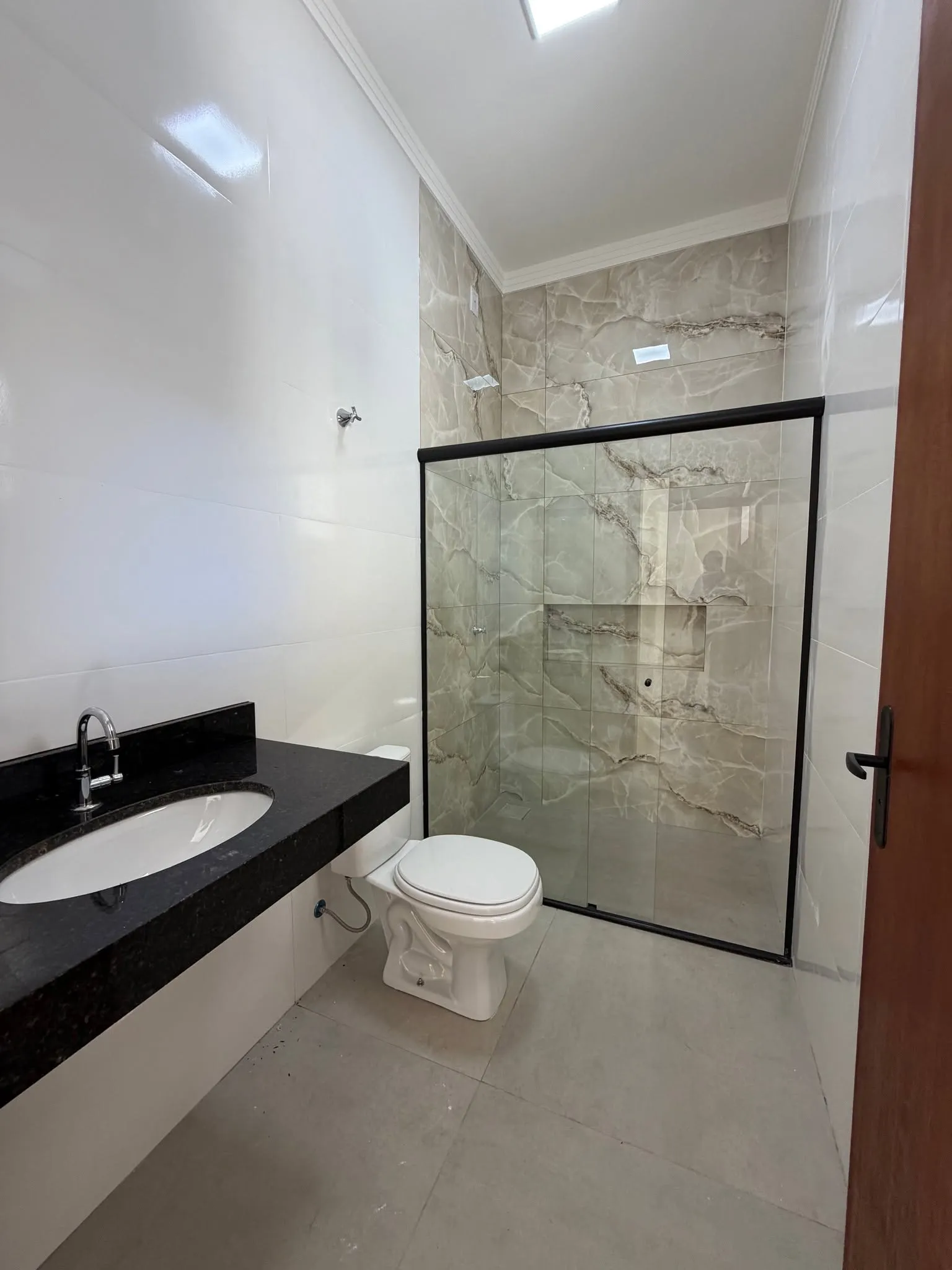 Imagem Casa 3/4 Sendo 1 Suite Com Closet No Bairro Das Industrias