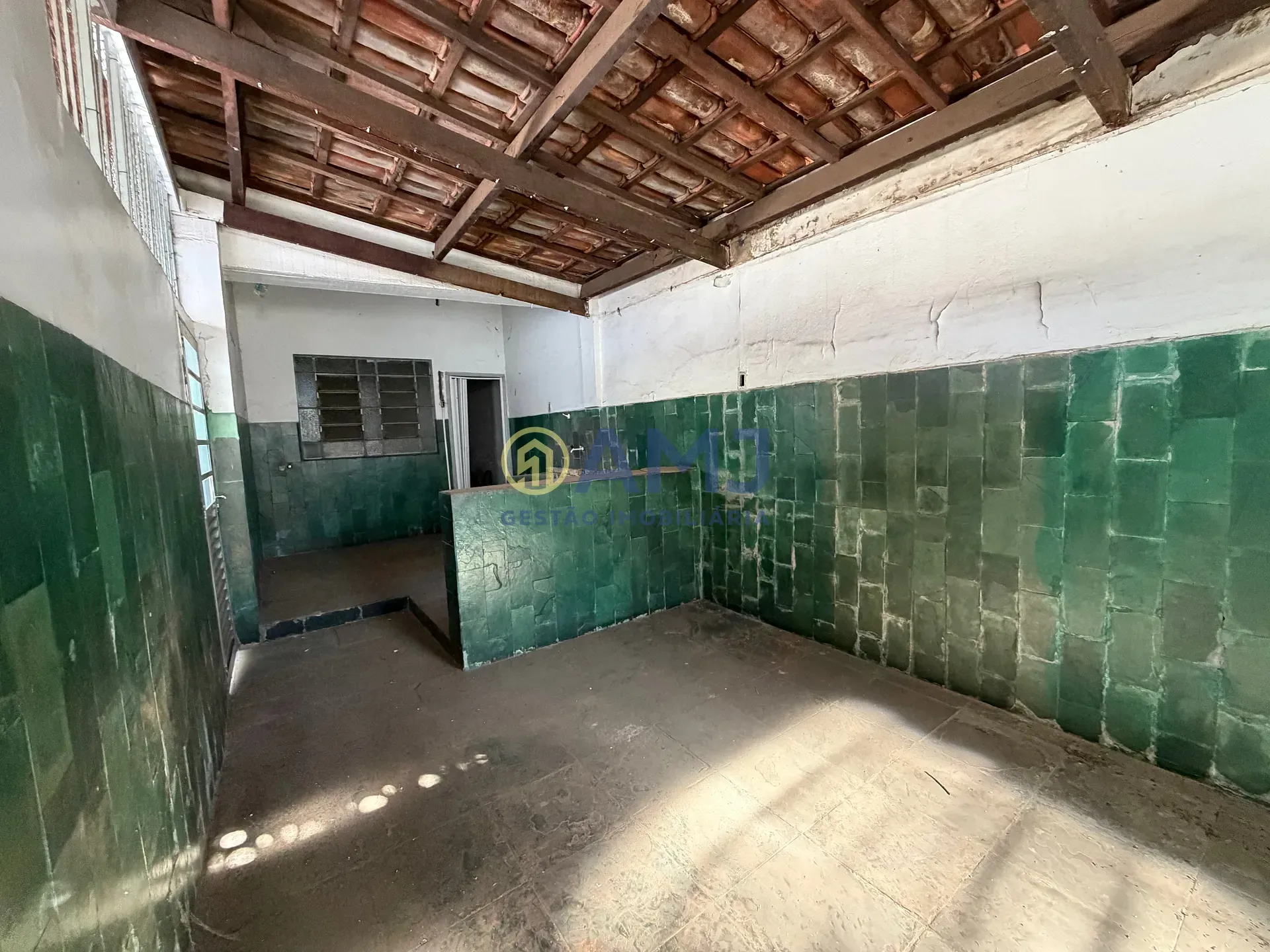 Imagem CASA À VENDA | AVENIDA COMERCIAL | SETOR OESTE / SETOR COIMBRA | GOIÂNIA