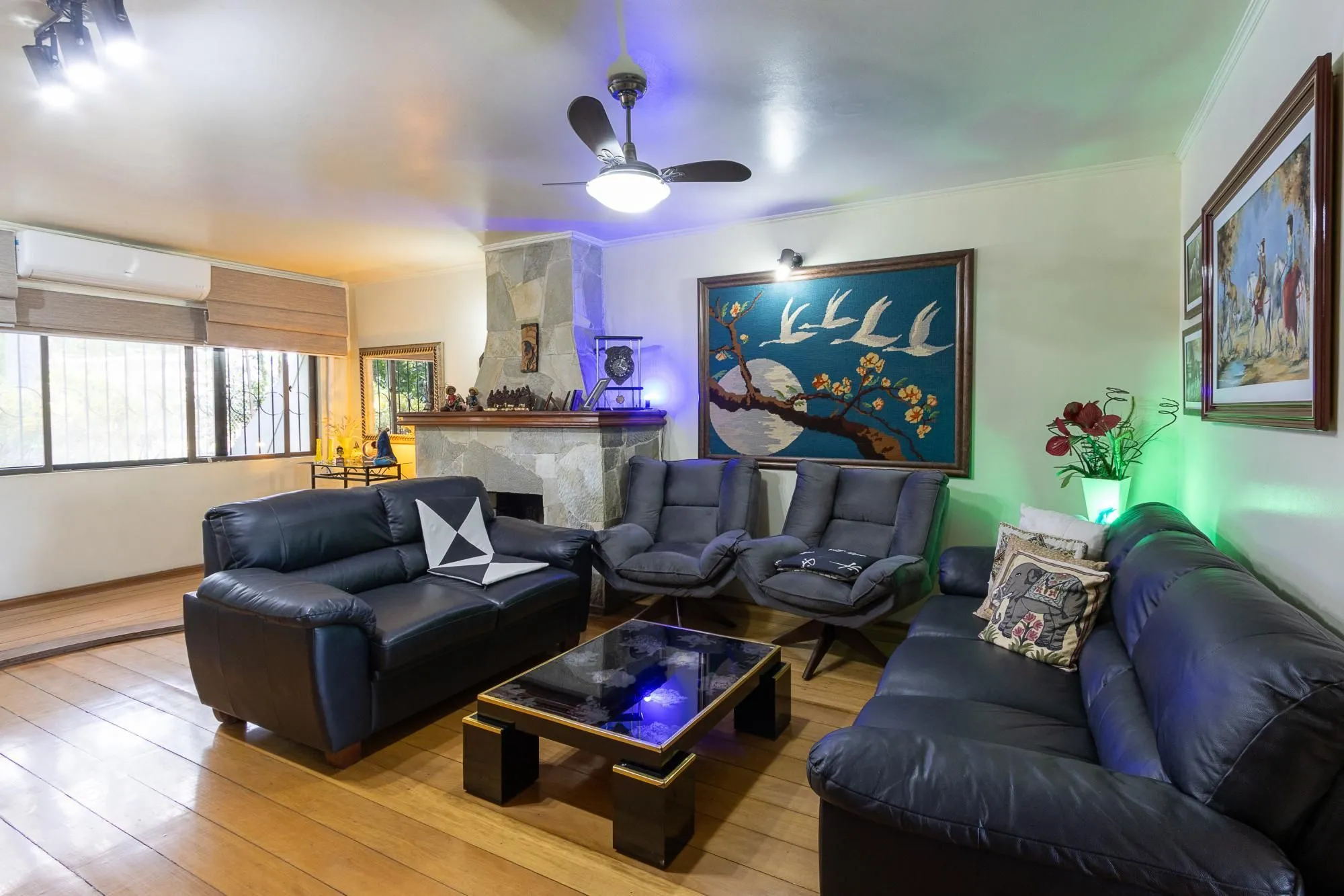 Imagem Casa com 3 quartos (1 suite), 4 vagas - Vila Nova