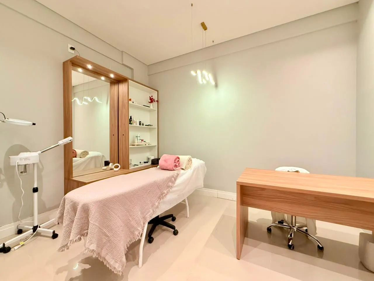 Imagem Ponto Comercial à venda com 68m2 por R$ 210.000,00