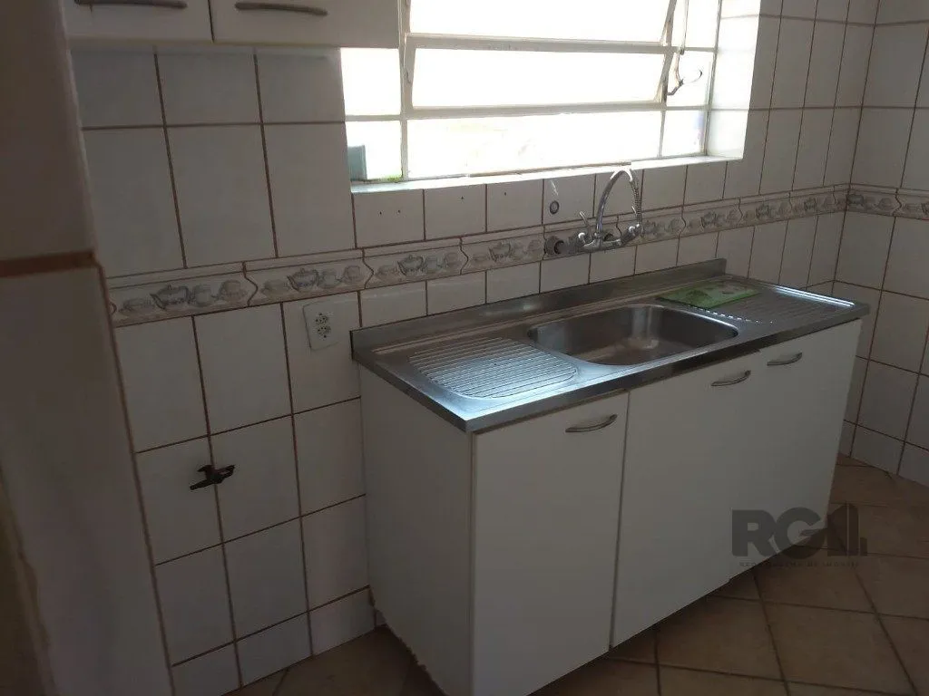 Imagem Casa de 168m² - 3 dormitórios, 3 vagas no bairro Nonoai