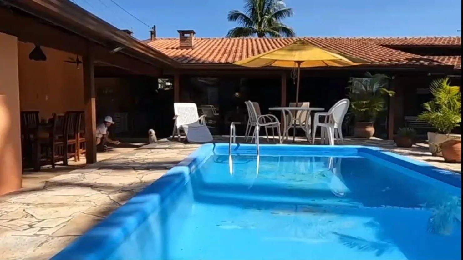 Imagem Seu Refúgio Exclusivo a Apenas 50 Metros do Mar em Caraguatatuba