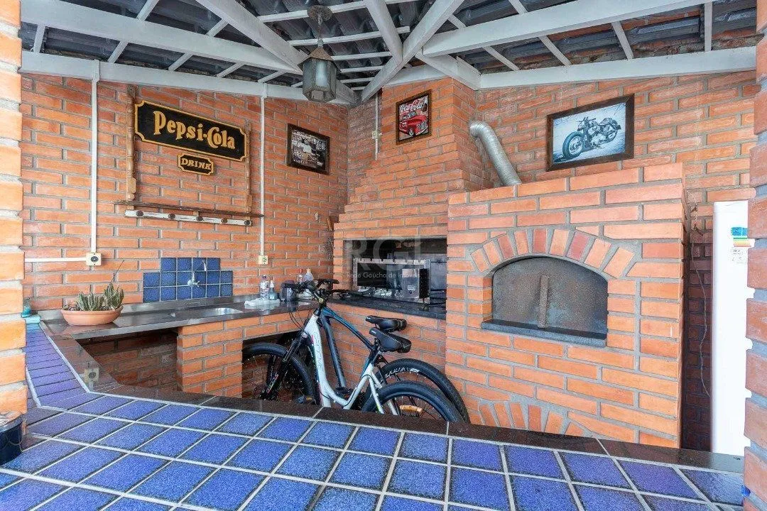 Imagem Casa para Venda - 256.5m², 3 dormitórios, sendo 1 suites, 2 vagas - Espirito Santo