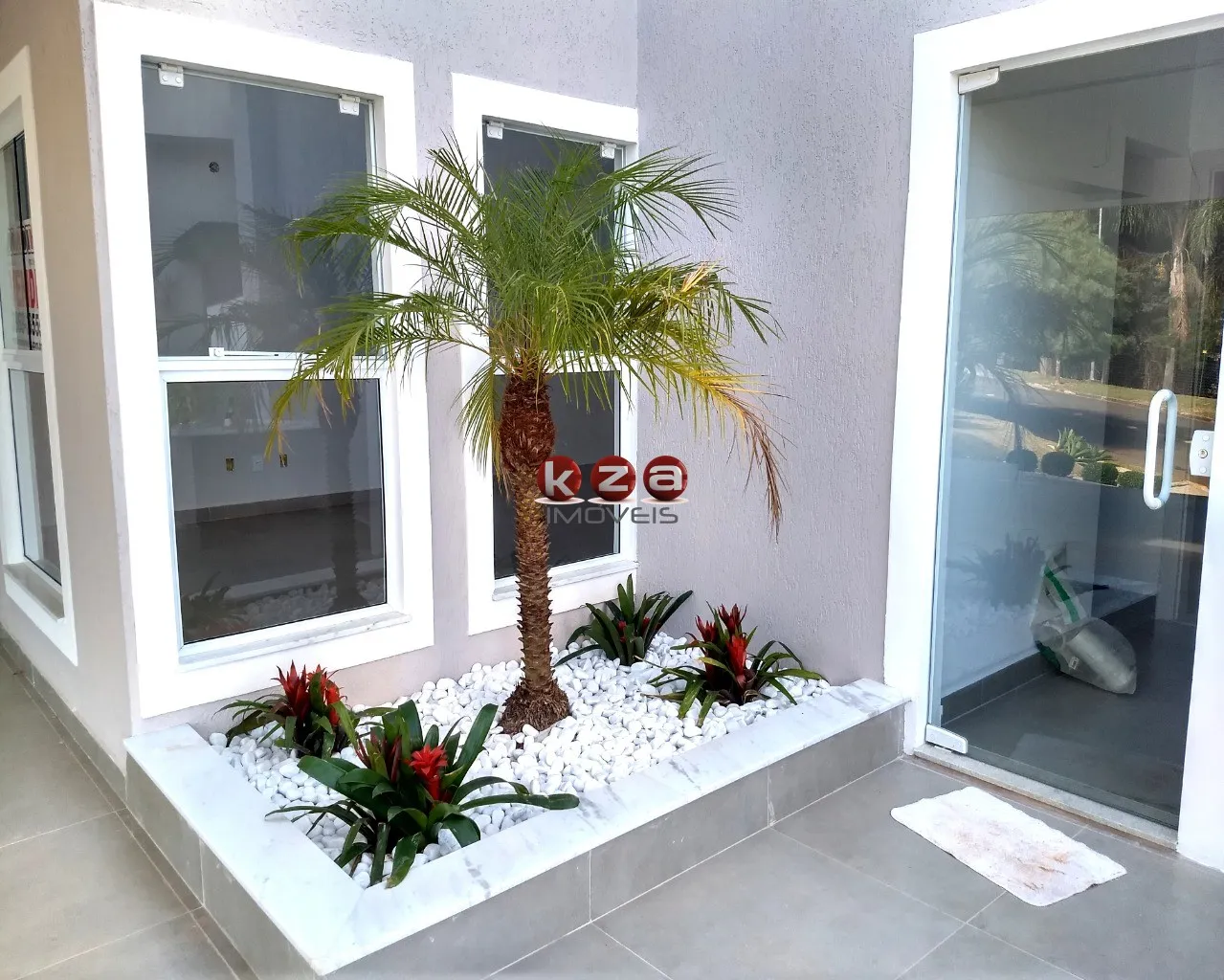 Imagem Imperdível residência à venda em Valinhos-SP, bairro Chácaras Silvania: 3 quartos, 3 suítes, 2 salas, 4 banheiros, 2 vagas, 220m².