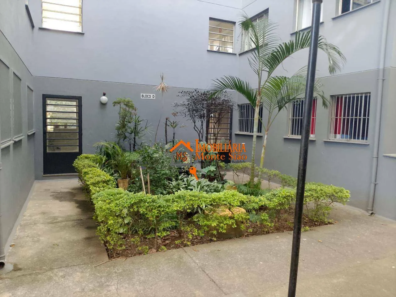 Imagem Apartamento com 2 dormitórios à venda, 50 m² por R$ 192.000 - Vila Rio de Janeiro - Guarulhos/SP