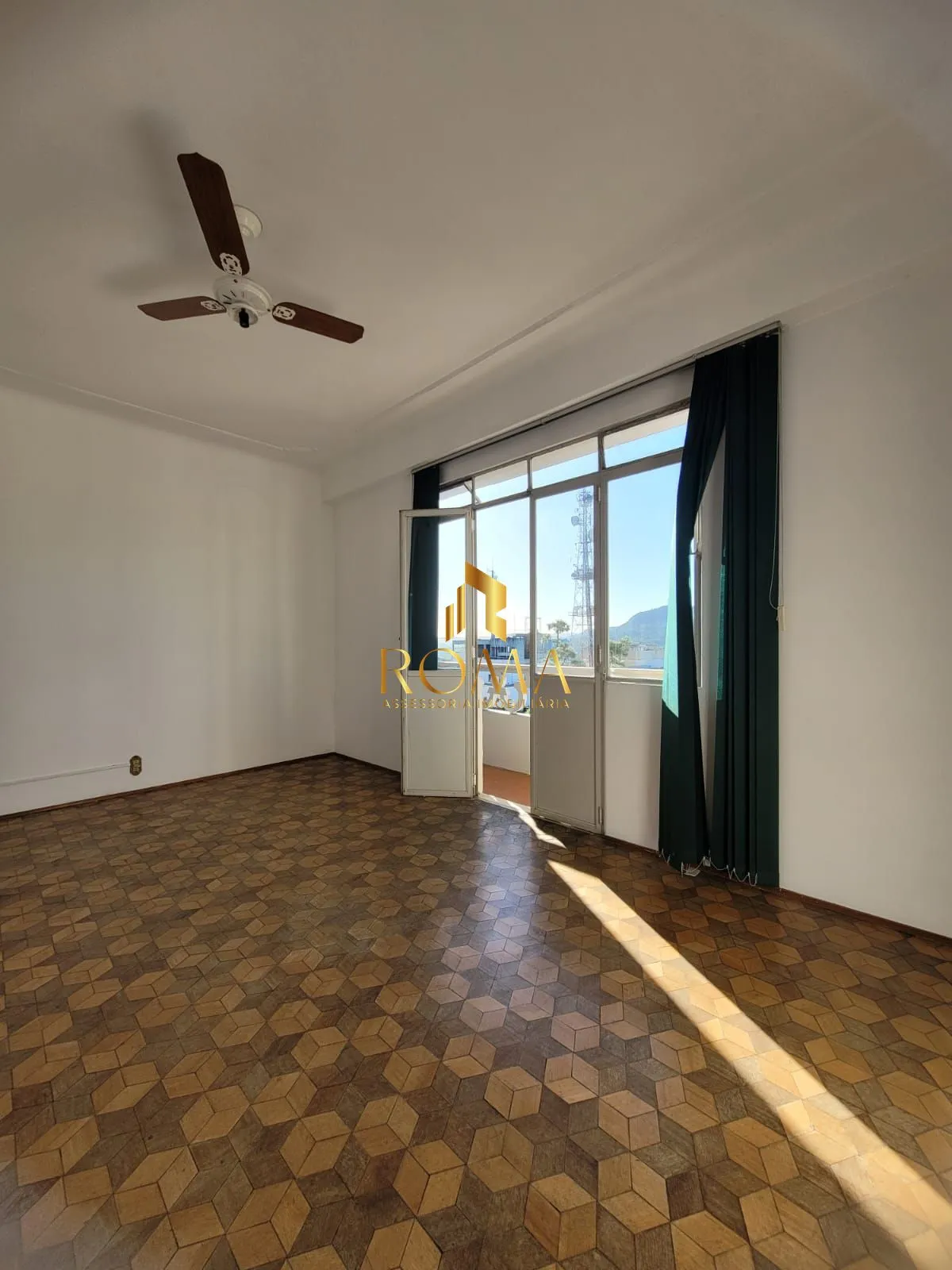 Imagem Apartamento de 2 dormitórios na Galeria do Comércio