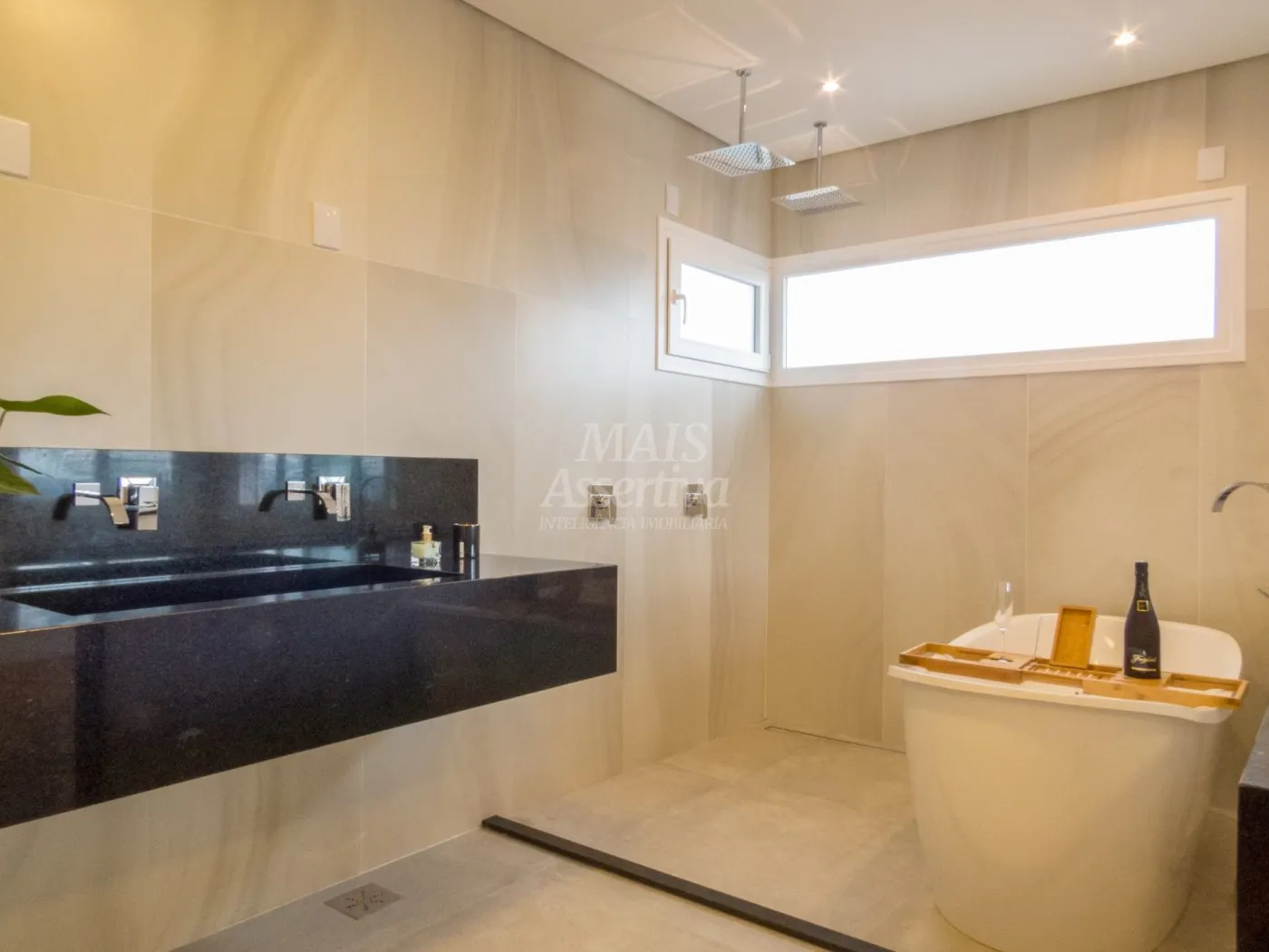 Imagem Excelente apartamento de 03 dormitórios e 03 vagas a venda em Novo Hamburgo