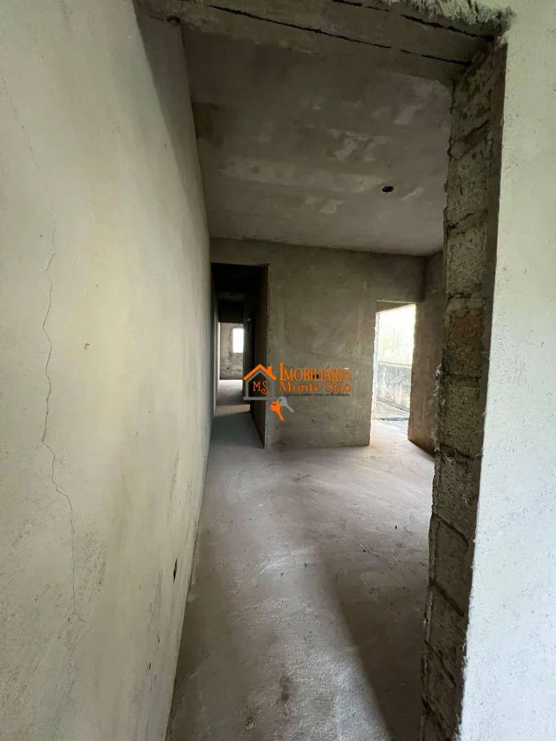 Imagem Casa com 4 dormitórios à venda, 400 m² por R$ 660.000,00 - Cidade Soberana - Guarulhos/SP