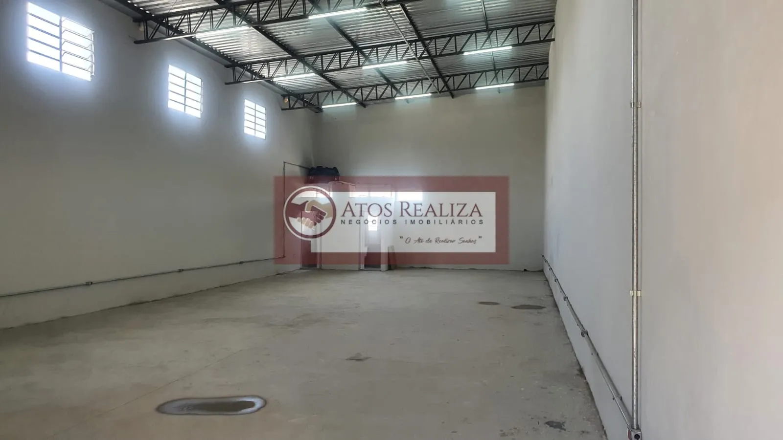 Imagem Alugo Galpão de 360m² em Jardim Satélite - São Paulo: locação por R$ 10.000.Grande oportunidade para seu negócio.