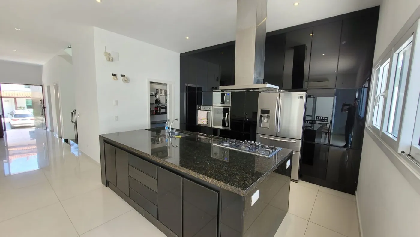 Imagem Casa para Venda em Itanhaém, Vila São Paulo, 4 dormitórios, 4 suítes, 2 banheiros, 3 vagas