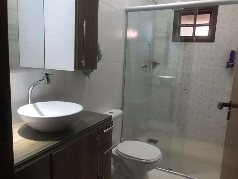 Imagem Casa à venda 2 Quartos, 1 Suite, 5 Vagas, 200M², Loteamento Residencial e Comercial Araguaia, Pindamonhangaba - SP