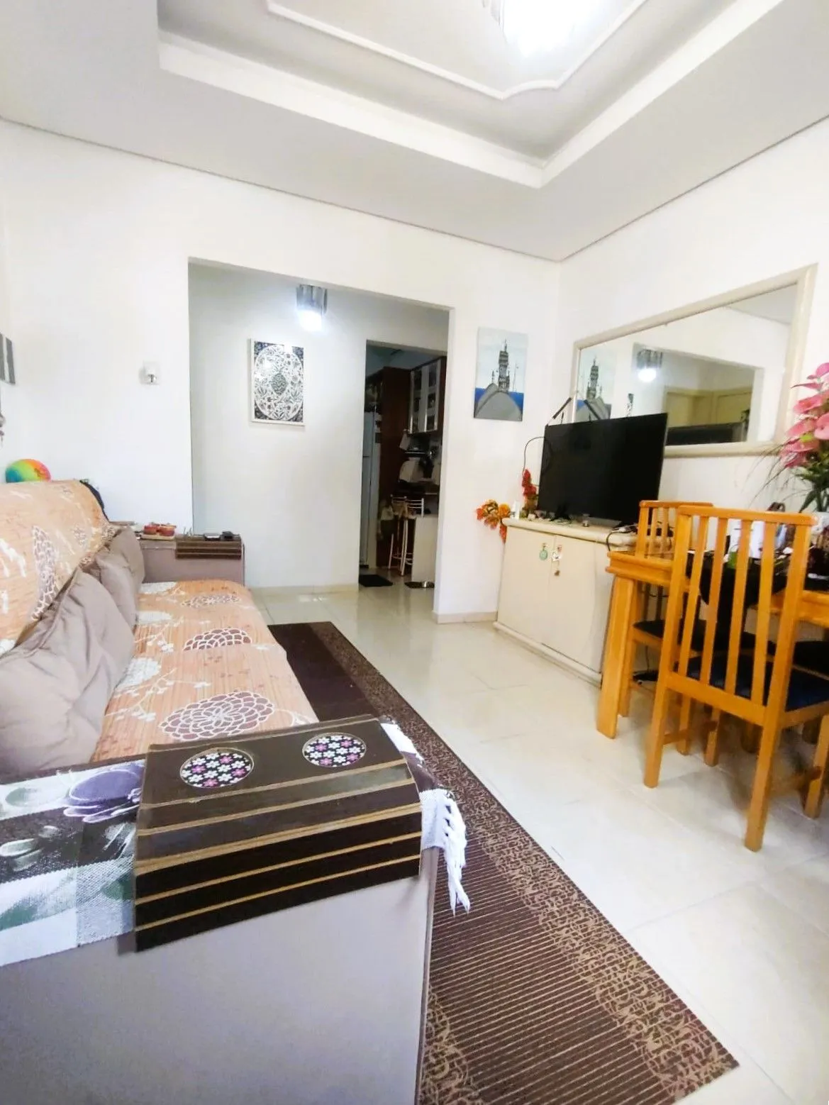 Imagem Apartamento 2 dormitórios semimobiliado próximo do Colégio Rosário