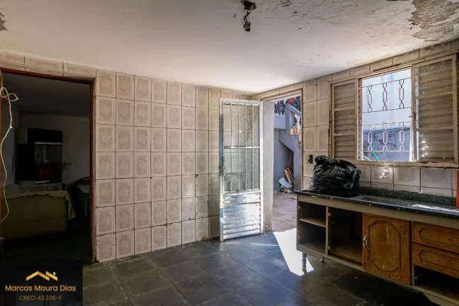 Imagem Casa no Jardim Esmeralda, 3 vagas de garagem, 4 quartos e Churrasqueira- região Rio Pequeno