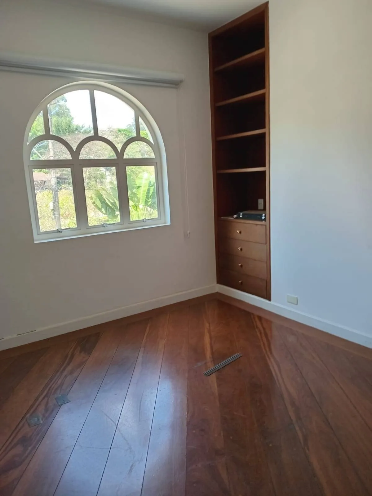 Imagem Casa dos Sonhos à Venda no Tamboré 1: Conforto, Lazer e Privacidade